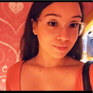 Meet your Posher, Lorena